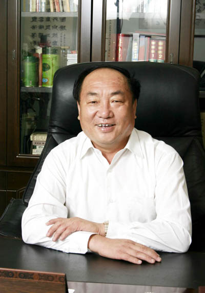 山东平安建设集团党委书记、董事长邹景泉。 山东平安建设集团党委书记、董事长邹景泉。